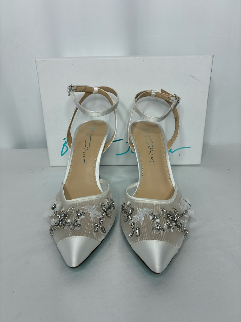 Betsey Johnson Clark Ivory Bridal Embellished Mesh Slingback Heels 8.5 Box